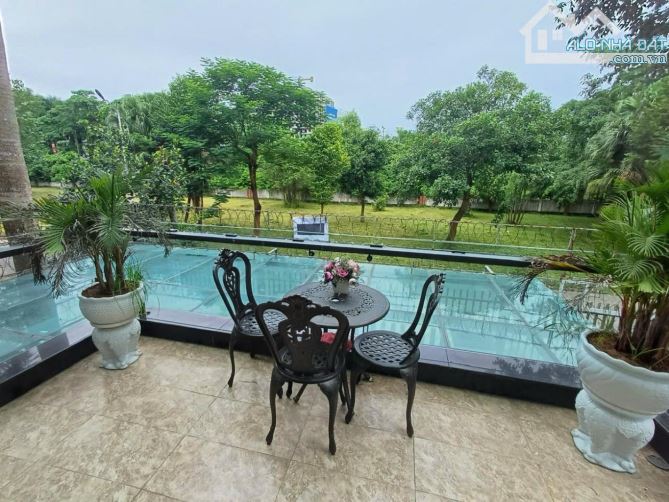 ✨️BIỆT THỰ VIP - 2 Mặt THOÁNG  - NỘI THẤT CỰC XỊN - Ở ĐẲNG CẤP - 📕DT=241m - 18