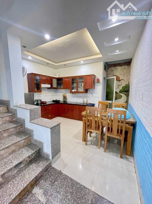 Bán nhà riêng tại Văn Cao giá mềm nhất khu vực - 2