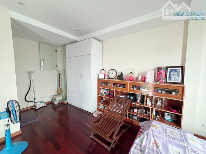 Bán nhà phân lô Nghĩa Tân, vỉa hè, ôtô tránh, kinh doanh đa dạng, 56m2 dân xây. Hơn 18 tỷ - 2