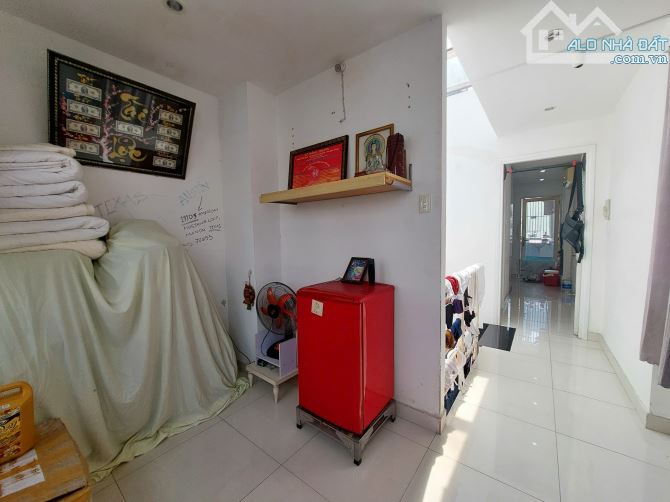 Gia đình gấp bán nhà Quận 1 ngay Phố Tây Bùi Viện CV 23T9, rẻ 20% thị trường - 2