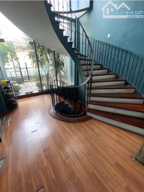 Khách sạn 215m2 5 tầng mặt tiền 10m - Hồ Tây 20m - Garage siêu rộng- Vị trí kim cương - 2