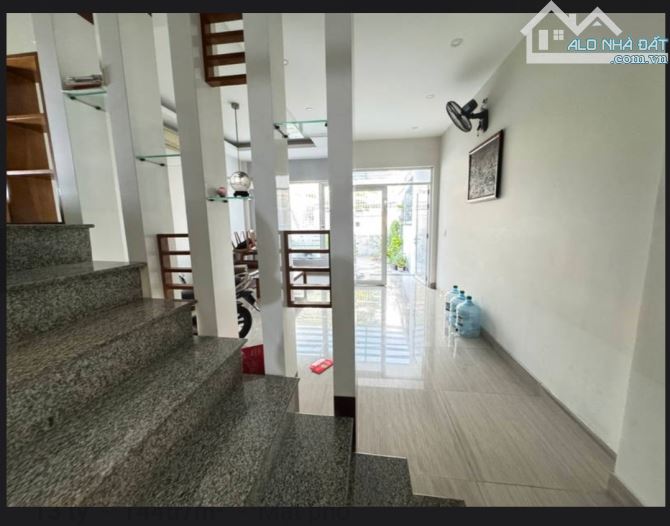 Bán nhà mặt tiền đường nhánh phạm văn chiêu sát nguyễn văn khối 13 tỷ - 2