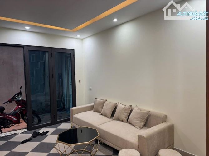 NHÀ ĐẸP 4 TẦNG – FULL NỘI THẤT – PHỐ TRẦN KHÁT CHÂN – NGÕ THÔNG – Ở LUÔN - 2