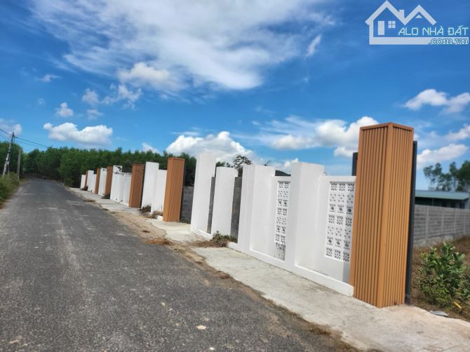 Cần bán 6 lô Long Mỹ gần đường 44B, Bà Rịa - Vũng Tàu , sẵn 80m2 TC 8m mặt tiền đường nhựa - 2