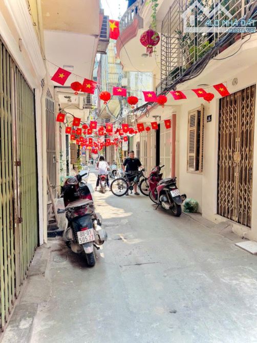 Bán nhà riêng tại Bạch Mai, 5,5 tỷ, 28m2, 2PN, 3WC Nhà dân xây trước nhà 3m cách phố 44m - 2