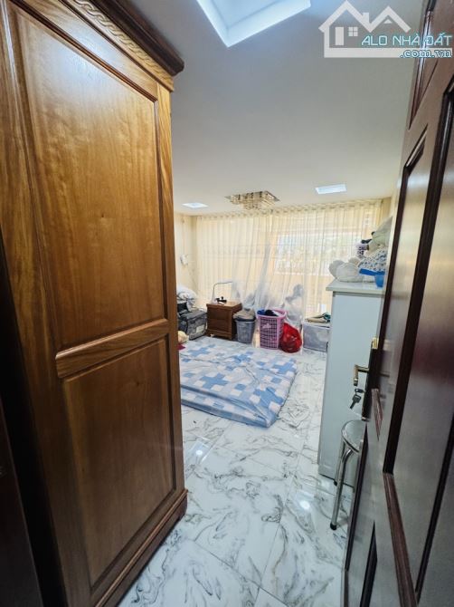 NHÀ ĐẸP 4 TẦNG - - NGUYỄN TRÃI P.7 GẦN NGUYỄN VĂN CỪ - 46M2 - HẺM 4M THÔNG- 9 tỷ - 2