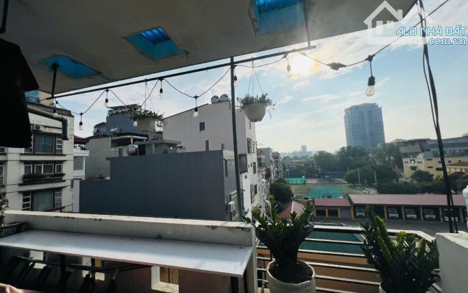 Lạc Long Quân, 5 tầng thang máy,Lô góc ,2 ô tô tránh, mặt tiền lớn giá 8,5 tỷ - 2