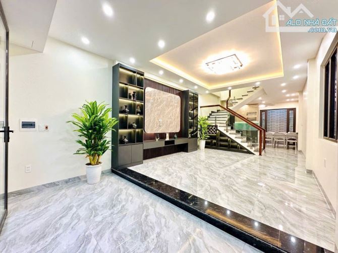 Bán nhà xây mới sân cổng 84m2 cực rộng phố Phạm Hữu Điều - Trần Nguyên Hãn - 2