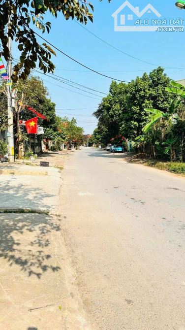 BÁN ĐẤT MẶT ĐƯỜNG  VỊ TRÍ VÀNG KINH DOANH TẠI XÃ XUÂN SƠN THỊ XÃ SƠN TÂY - 2
