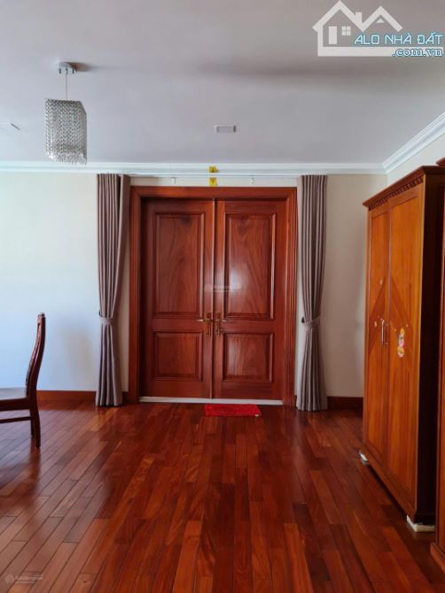 Bán biệt thự ngay Điện Biên Phủ, Quận 1 - DT: 12,5m X 19m = 239m2 - Trệt + 3 tầng, 130 tỷ - 2