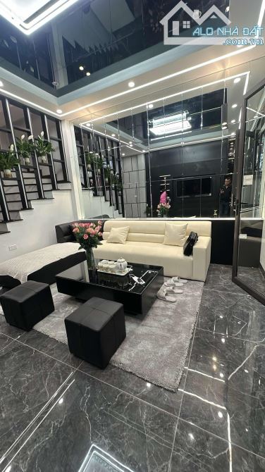 Bán gấp nhà Đại La – Gần Bách Khoa – Kinh Tế – 5 tầng chỉ 9.8 tỷ! - 2