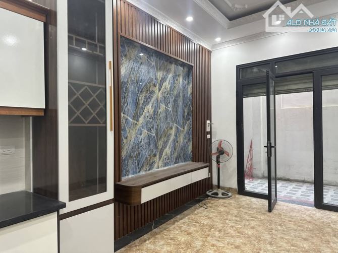 NHÀ ĐẸP LONG BIÊN – CÁCH Ô TÔ 10M – GIÁ CHỈ 4.55 TỶ Chủ thiện chí giảm 200tr - 2