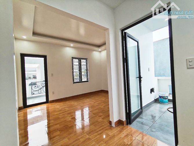 Bán nhà 4 tầng lô góc độc lập ngõ 633 Thiên Lôi - 2
