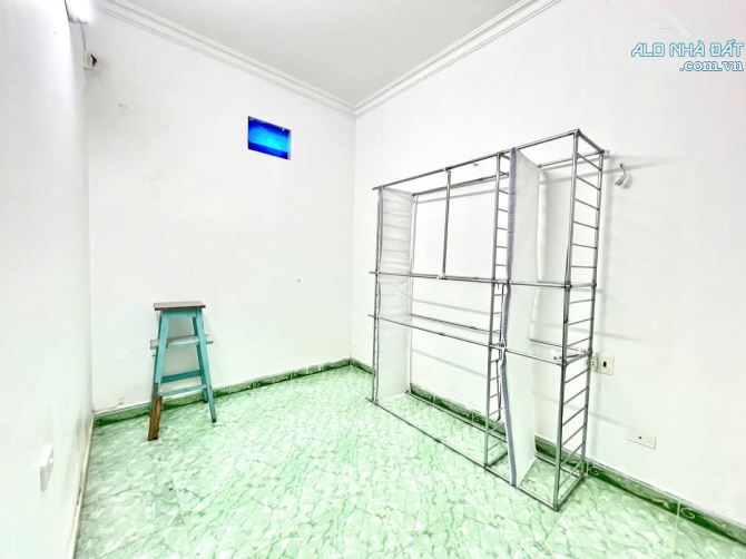 🍀 Cần bán nhà 3 tầng tại Nguyễn Tường Loan, Nghĩa Xá, Lê Chân.  🌿Giá 2 ty600tr - 2