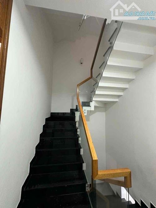 BÁN NHÀ 3 TẦNG MẶT TIỀN TÔN THẤT THIỆP- MỞ CỬA RA CÓ TIỀN- CÁCH BIỂN 500M - 2