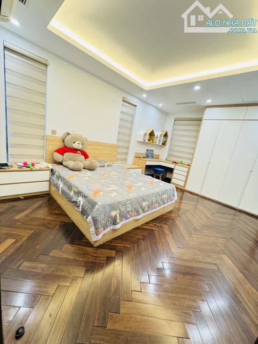 BÁN NHÀ PHỐ YÊN LẠC Q. HBT - PHÂN LÔ QUÂN ĐỘI - MẶT TIỀN RỘNG BỀ THẾ 5.4m- 70m2 - 22.5 TỶ - 2