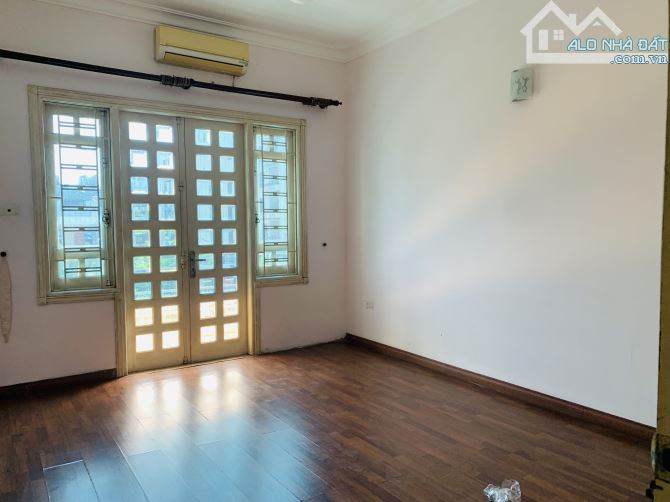 Bán Nhà Tây Tựu - Ô Tô Tránh-Đỗ-Vào Nhà - Thửa Vuông A4 - P.Lô- Ô Góc - 63m2 - 7.x Đồng - 2
