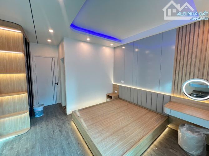 Thang máy – KD nhỏ - Ngõ thông – Kiến Hưng HĐ – 32/35m2 giá đầu tư - 2