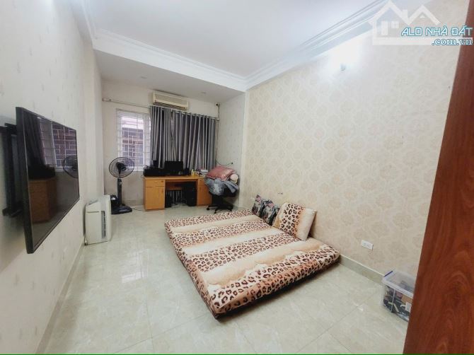 NHÀ ĐẸP TÔN ĐỨC THẮNG-PHÂN LÔ-2 THOÁNG-5T-GIÁ 7,6 TỶ - 2