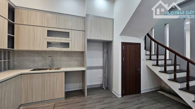Nhà đẹp ở luôn, 7 phòng ngủ, 20m ra mặt đường Hoàng Hoa Thám, Ba Đình 53m2 giá 11.5 tỷ - 2