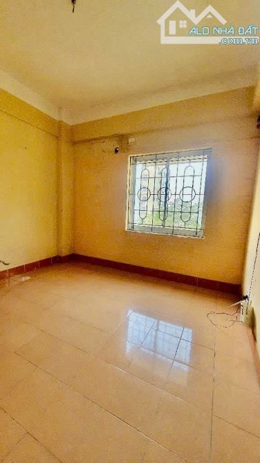 Siêu hiếm chung cư Đồng Tàu chỉ 7 Triệu, 2 ngủ, Full đồ, ưu tiên hộ gia đình thuê - 2