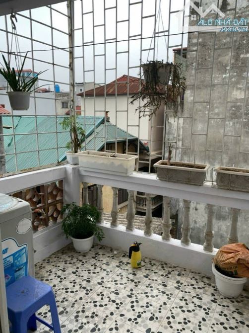 5.6 TỶ . BÁN NHÀ TT PHỐ BẠCH MAI - DT 40m2 MẶT NGÕ NÔNG GẦN Ô TÔ - 2