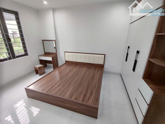 CẦN BÁN NHÀ 5 TẦNG ĐẸP TẠI  ĐA SỸ, KIẾN HƯNG, HÀ ĐÔNG  Vị Trí Đẹp, Gần Chợ, - 2