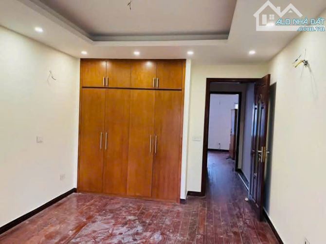 CHO THUÊ NHÀ VƯỜN DIỆN TÍCH 320M PHỐ VIỆT HƯNG LONG BIÊN - 2