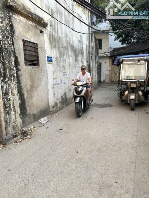 BÁN ĐẤT TẶNG NHÀ - YÊN HÒA - CẦU GIẤY - 15M RA Ô TÔ - NGÕ THÔNG - 80M2, 4 TẦNG, GIÁ TỐT - 2