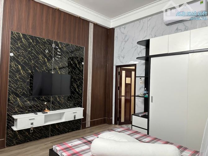 SẬP HẦM NHÀ 3T M.TIỀN KINH DOANH - NGAY TRƯỜNG HỌC - GIÁ NGANG GIÁ ĐẤT - 2