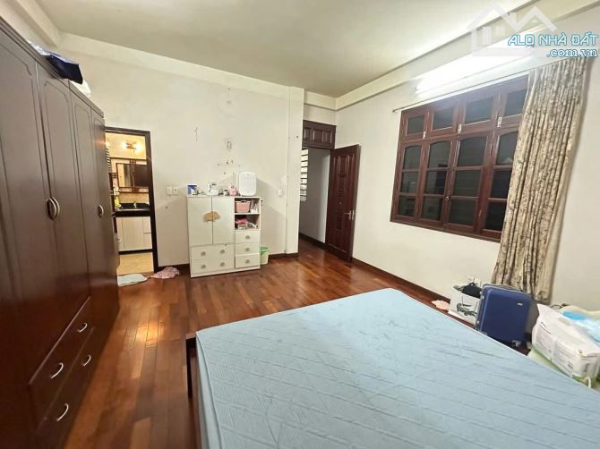 Cho thuê nhà ngõ Trần Quốc Hoàn dt 75mx 5 tầng, ô tô vào nhà - 2