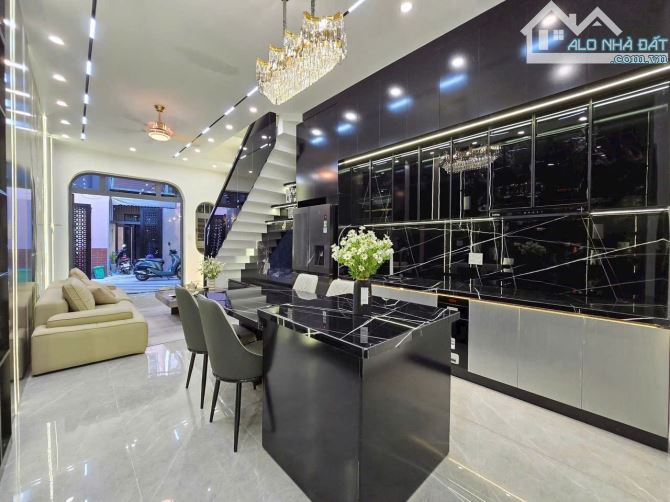 Chỉ 2 tỷ 5 – Sở hữu nhà mới 100% hẻm 1 sẹc, diện tích 200m², 3 PN, 4WC. TDM Bình Dương - 2