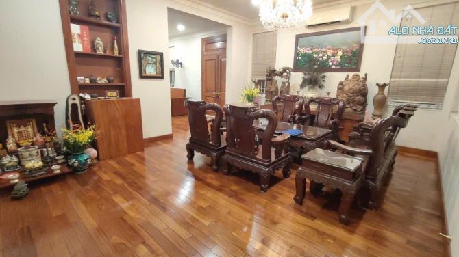 Biệt thự góc 3 mặt tiền Nguyễn Thành Ý 260m2, 13x20m, 4 tầng, 139 tỷ - 2