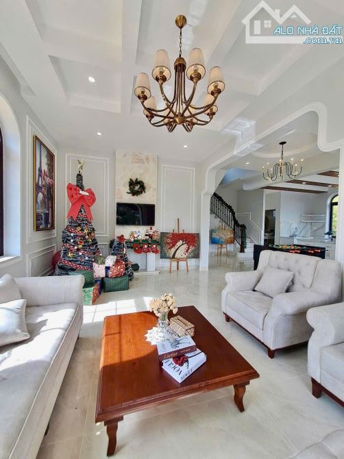 Bán Biệt thự sân vườn full nội thất, Đường Nam Hồ Đà Lạt. - 2