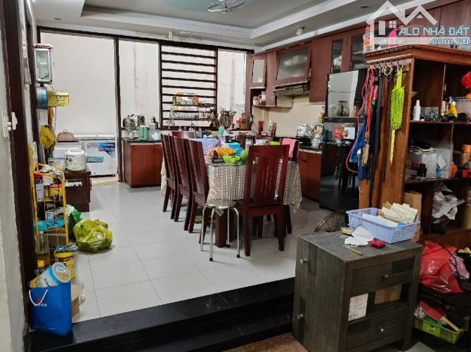 BIỆT THỰ BÌNH THẠNH 3 TẦNG - XE HƠI THÔNG - GẦN CHỢ BÀ CHIỂU - 176M2 - NGANG ĐẸP 8M - 2
