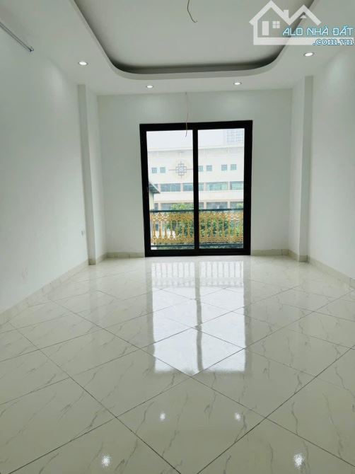 NHÀ ĐẸP MỚI XÂY - 6 TẦNG  - Ở SƯỚNG - BAY NHANH - 2