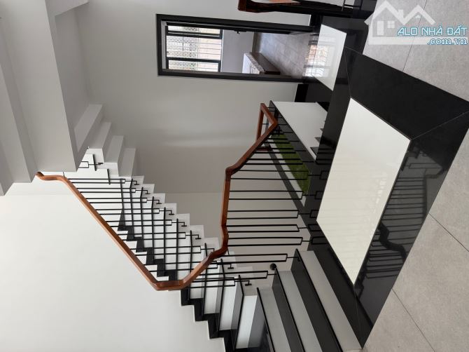 SIÊU PHẨM 4 TẦNG MẶT TIỀN BÀU GIA THƯỢNG- CHỦ ĐỂ FULL NỘI THẤT XỊN- MUA VỀ Ở NGAY. - 2