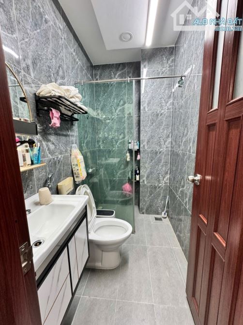 AN BÌNH - QUẬN 5 - SÁT MT - GẦN 70M2 - 5 TẦNG SIÊU ĐẸP - 7PN-7WC-  HCĐ. Giá 13.2 tỷ TL mạn - 2
