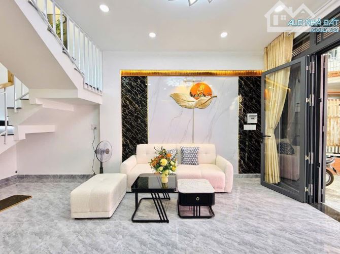 ⭐ Nhà Nguyễn Văn Cừ, Quận 5 (64,8m2) tổng 3 tầng / Giá 2 Tỷ 580 (Sang Tên Được Ngay) - 2