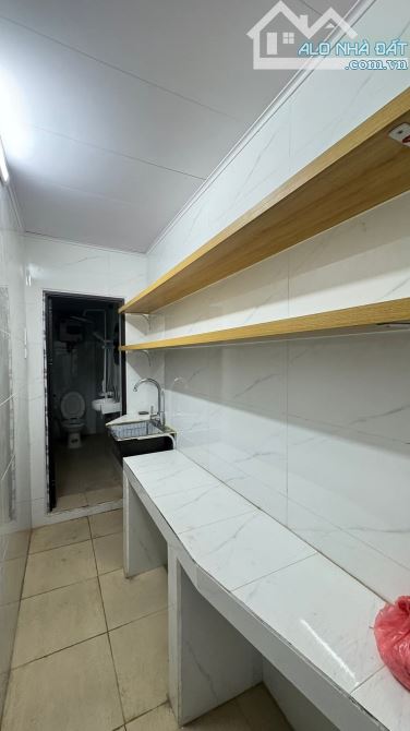 Cần bán nhà tập thể Xí nghiệp in tầng 1 tại Nguyên Hồng nhỉnh 4 tỷ - 2