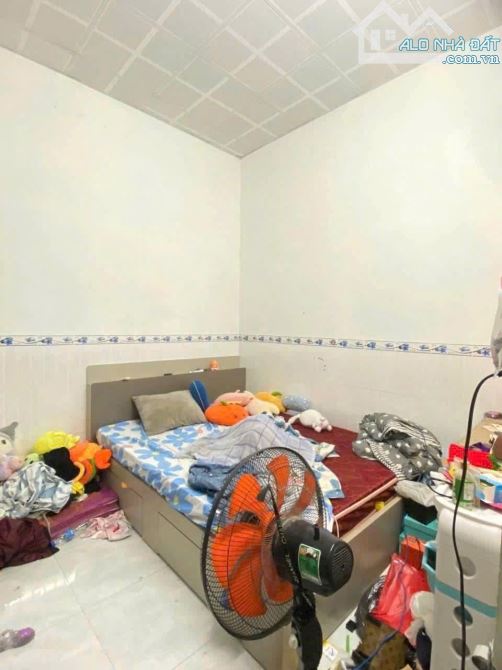 BÁN NHÀ CẤP 4, 104M2, ĐƯỜNG 2 XE HƠI NÉ NHAU KDC ĐINH THUẬN, PHƯỜNG TÂN HIỆP. - 2