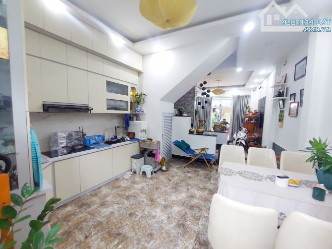 Nhà Đẹp - Hẻm xe hơi 6m - Kế Lê Văn Việt - Sổ nở hậu tài lộc - Hoàn công đủ - Chỉ 5 tỷ - 2