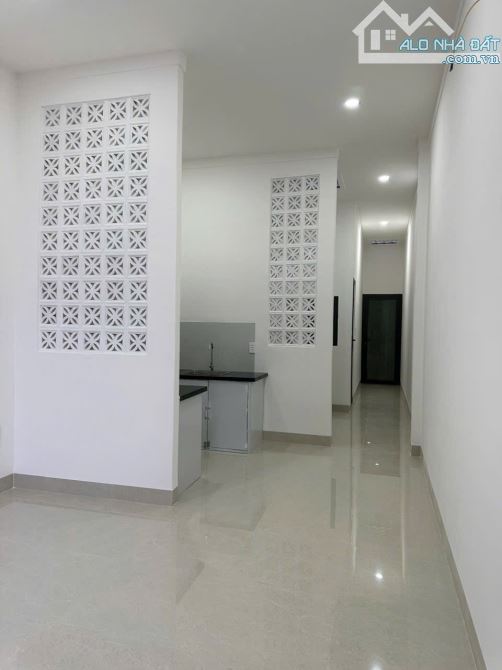 Bán nhà mặt tiền kinh doanh Nguyễn Phúc Chu đang cho thuê 7tr/1 tháng - 2