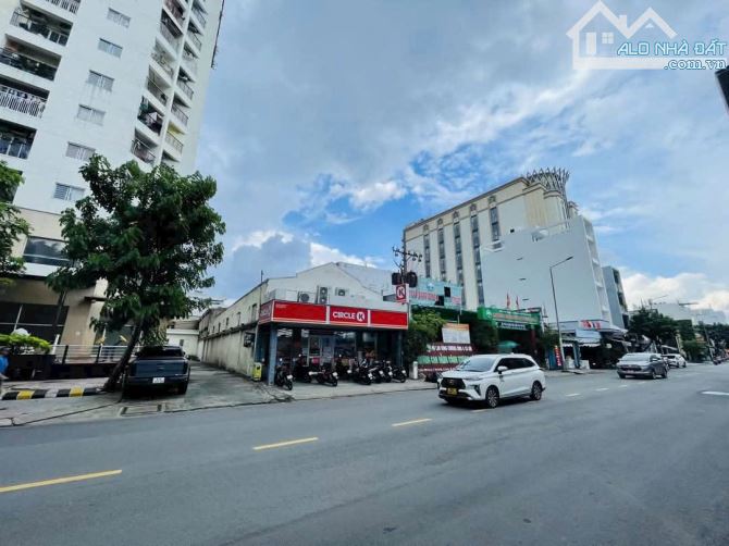 BÁN CỬA HÀNG TIỆN LỢI CIRCLE K LÔ GÓC 2 MẶT TIỀN - CÓ NGAY 100TRIỆU/ THÁNG ,GIÁ 45 TỶ - 2