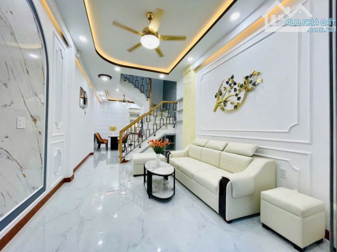 NGÔ GIA TỰ - PHƯỜNG 4- QUẬN 10 - SÁT MT - 37M2 - NHỈNH 8 TỶ - 2