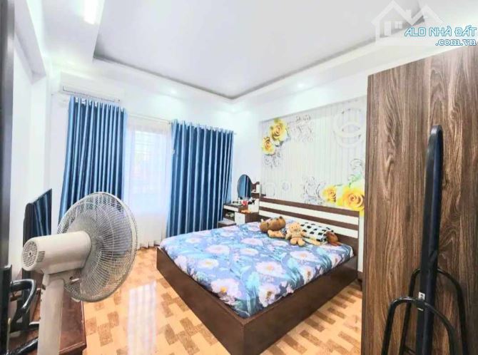 💥Hàng hiếm nhà Lê Trọng Tấn - 48m2 x 4 TẦNG - Ô TÔ TRÁNH  - 3 BƯỚC RA MẶT PHỐ   Mô tả : + - 2