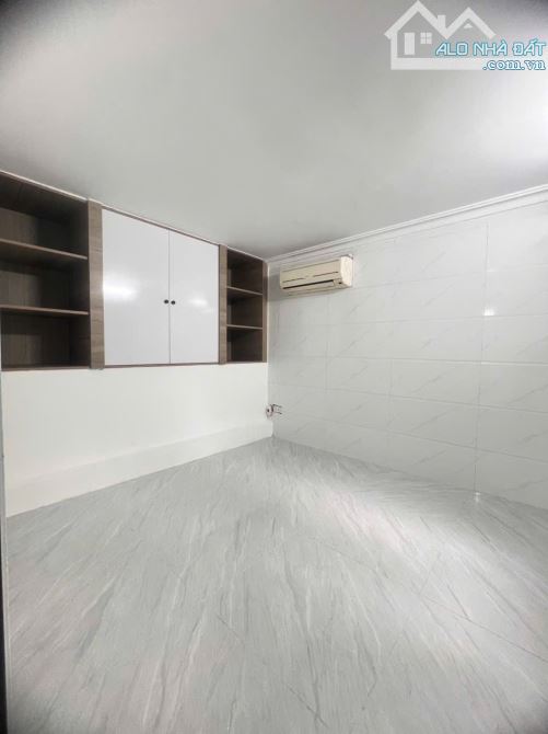 NHÀ ĐỘC LẬP CHỢ CỘT ĐÈN - LÊ CHÂN - 2