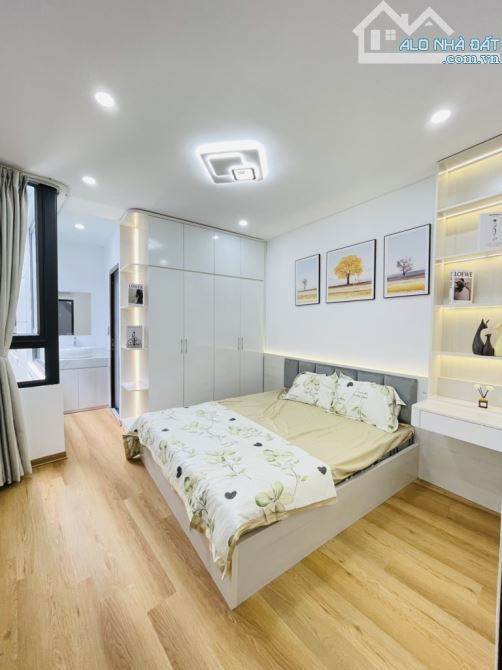 BÁN NHÀ 6 TẦNG THANG MÁY - ĐỊNH CÔNG HẠ HOÀNG MAI 39M2 - GẦN Ô TÔ - SỔ ĐỎ - CHỈ 6.9 TỶ - 2