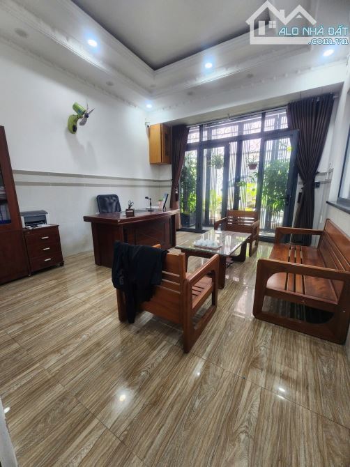 BÁN NHÀ LÀM VĂN PHÒNG - KINH DOANH - NGANG 8M - 2