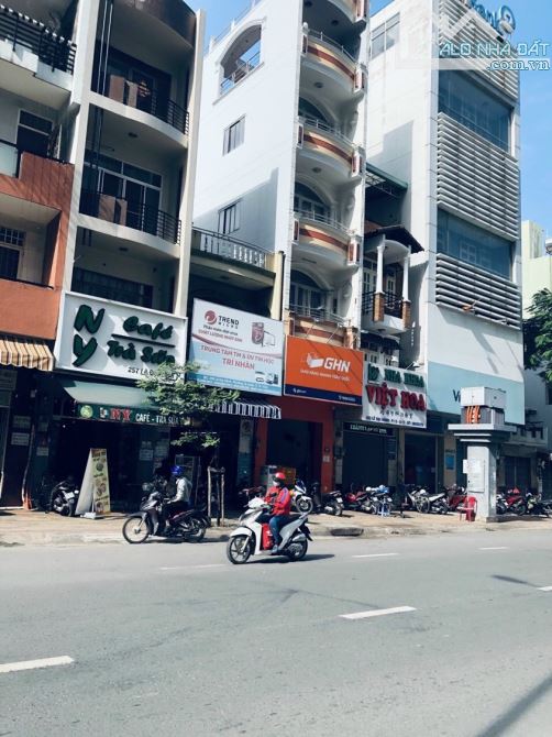 Cần bán nhanh nhà mặt tiền phố Trần Bình Trọng, Quận 5, Phố kinh doanh đa ngành nghề! - 2